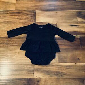 Okie Dokie Ruffled Long Sleeve Black Bodysuit Onesie 9 Months